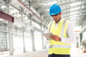 contractor-adhering-to-safety-rules-on-site-940x627 contractor-adhering-to-safety-rules-on-site-940x627